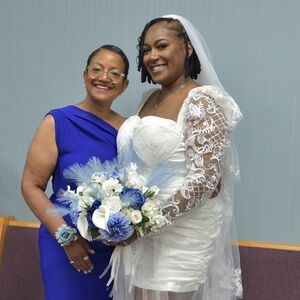 👯‍♀️💞Your Poshers Courtney & Sabrina!💞👯‍♀️ MOTHER/DAUGHTER POSHTEAM!!